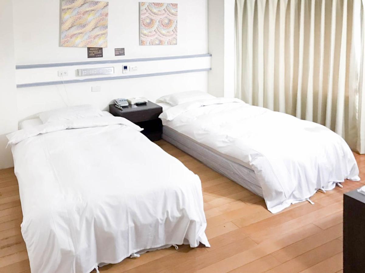 Fudi Hotel Đài Trung Ngoại thất bức ảnh