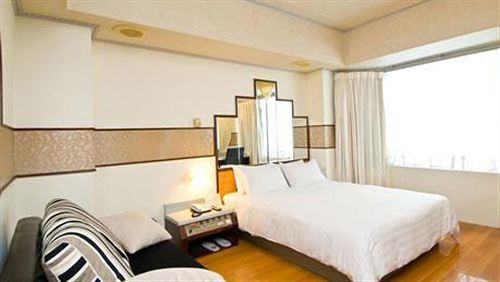 Fudi Hotel Đài Trung Ngoại thất bức ảnh